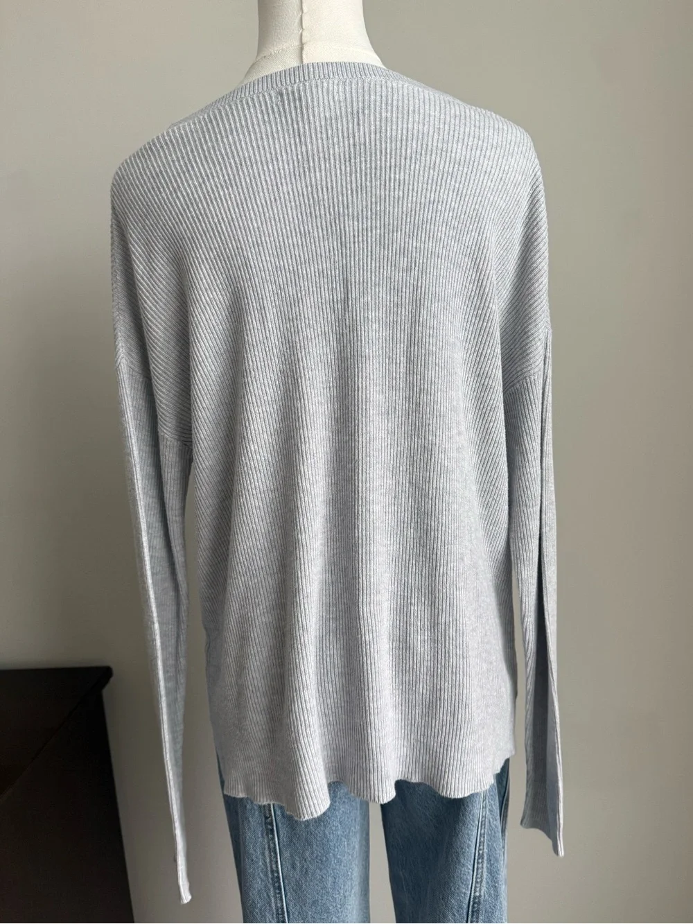ABOUND Light Heather Gray Ribbed V-Neck Sweater